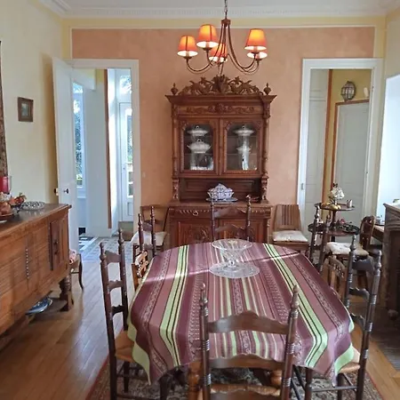 Villa Maison Calme Avec Piscine Entouree De Son Parc *