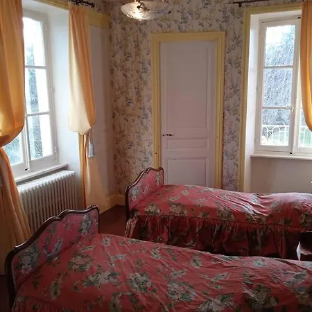 Maison Calme Avec Piscine Entouree De Son Parc * Quintenas