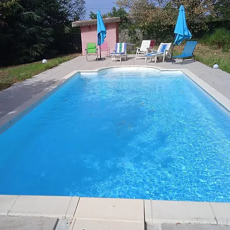 Maison Calme Avec Piscine Entouree De Son Parc *