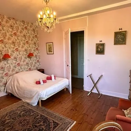 Villa Maison Calme Avec Piscine Entourée De Son Parc Quintenas