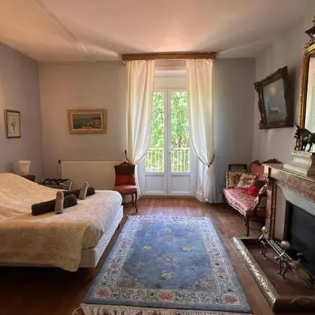 Maison Calme Avec Piscine Entourée De Son Parc Villa *