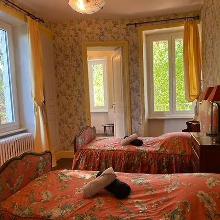 Maison Calme Avec Piscine Entourée De Son Parc